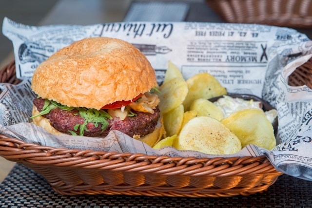 めざましテレビ【夏バーガー！国産夏野菜のバジルチキンバーガー・ホットクスクスバーガー】